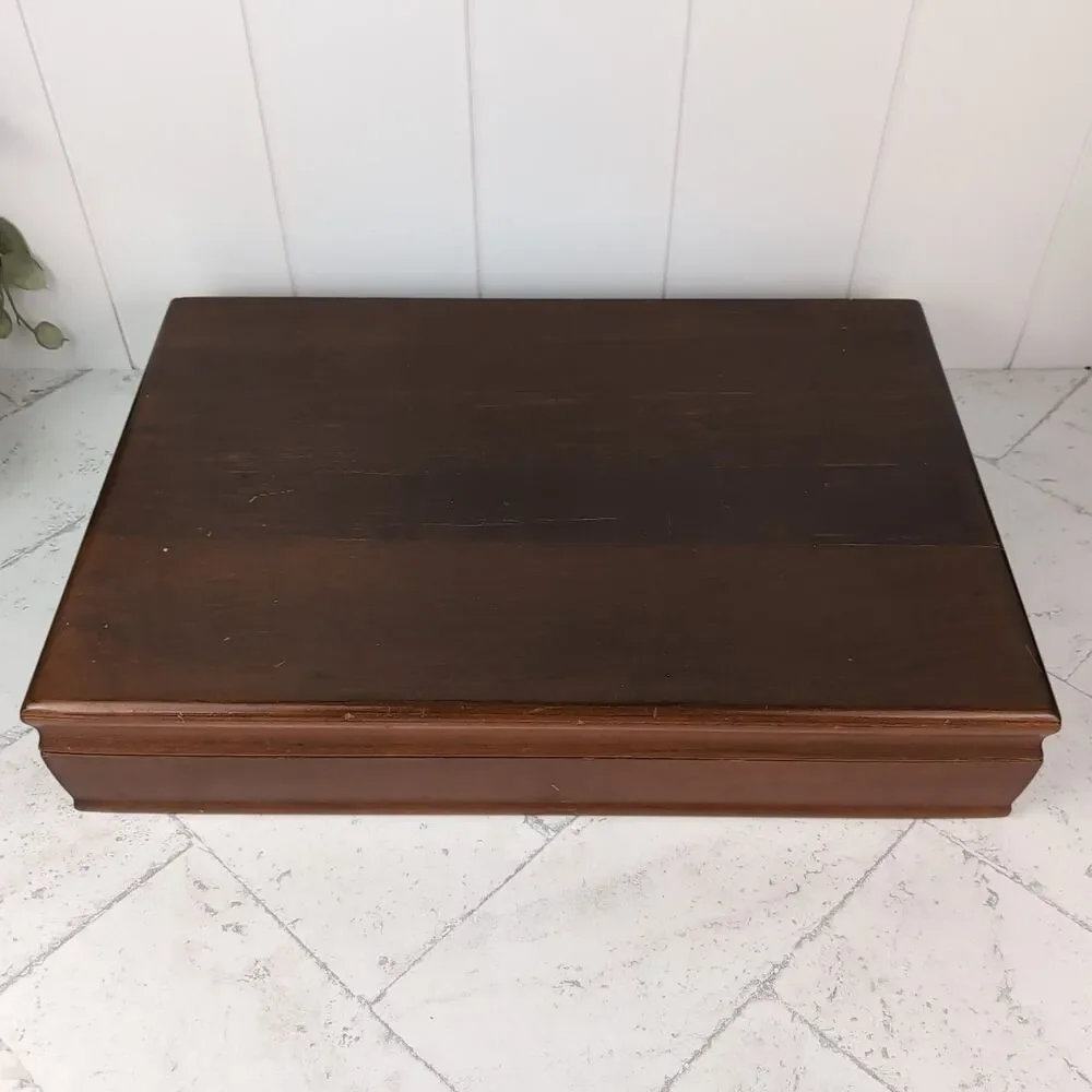Vintage Oneida Prestige BORDEAUX 1945 Silverplate 50 Pieces + Storage Box